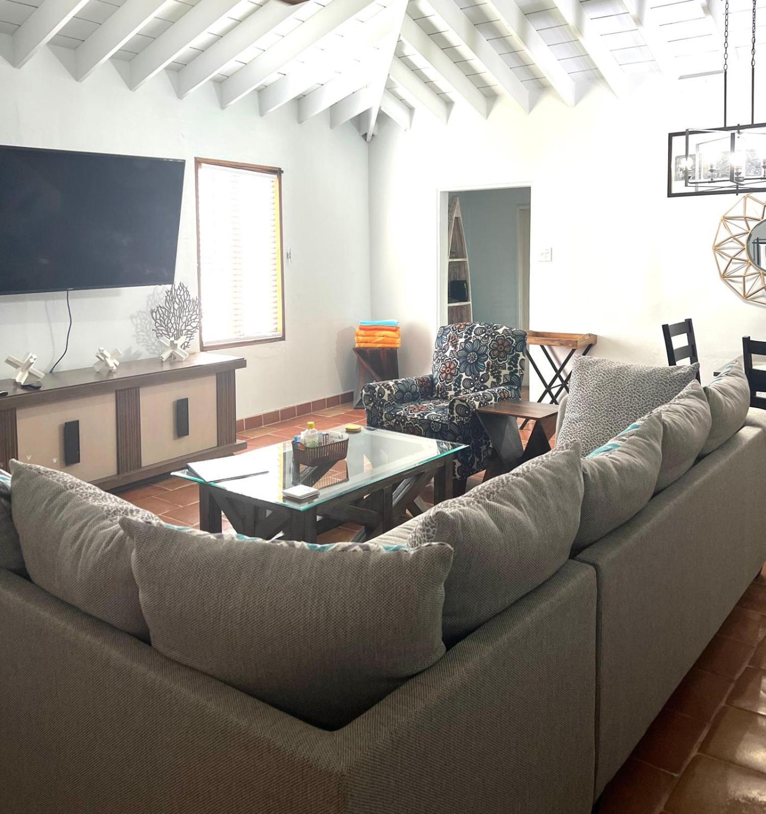 Enjoy staying at Hidden Treasure view 3
