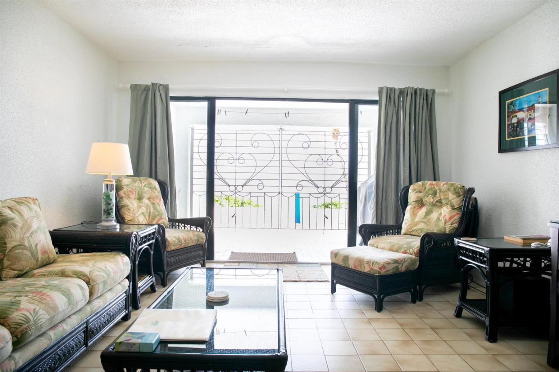 Welcome to Sea Breezes 2 bedroom 2 baths Ocean Views view 4