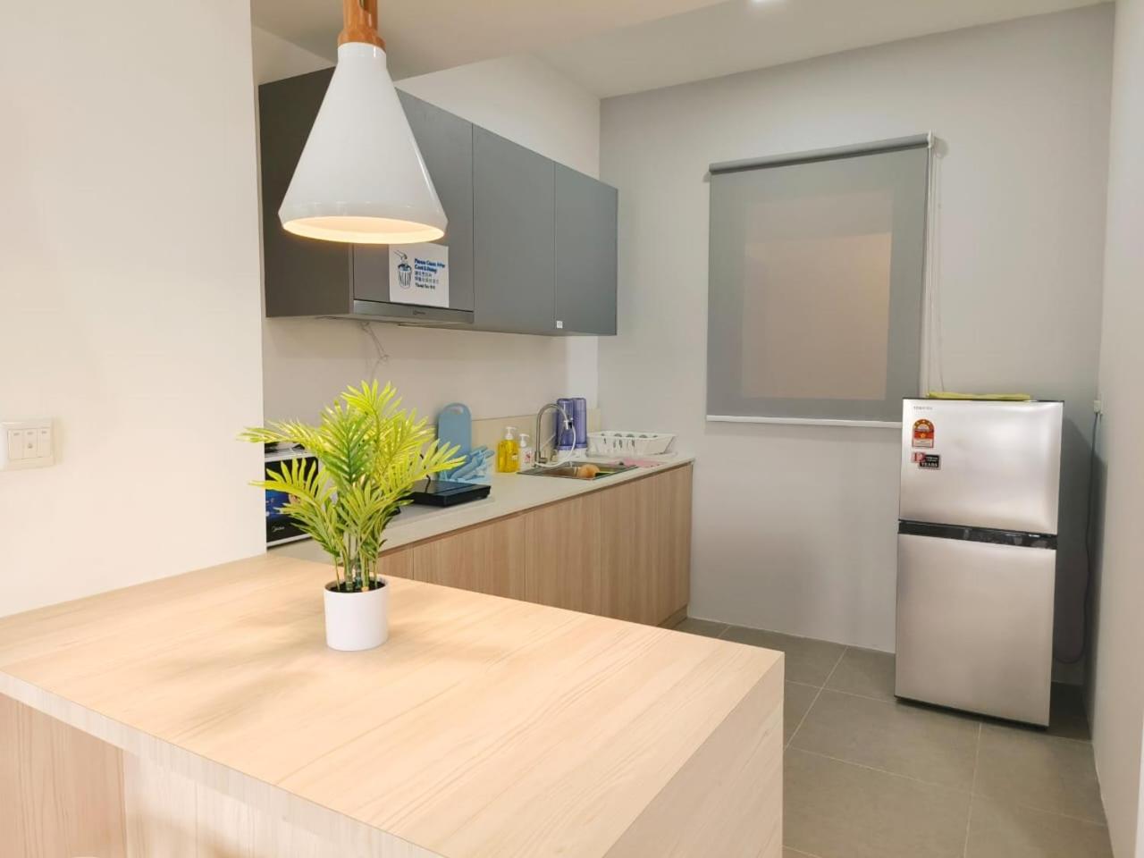 Kepong Premium 3R2B MRT Linked by Luvit Stay