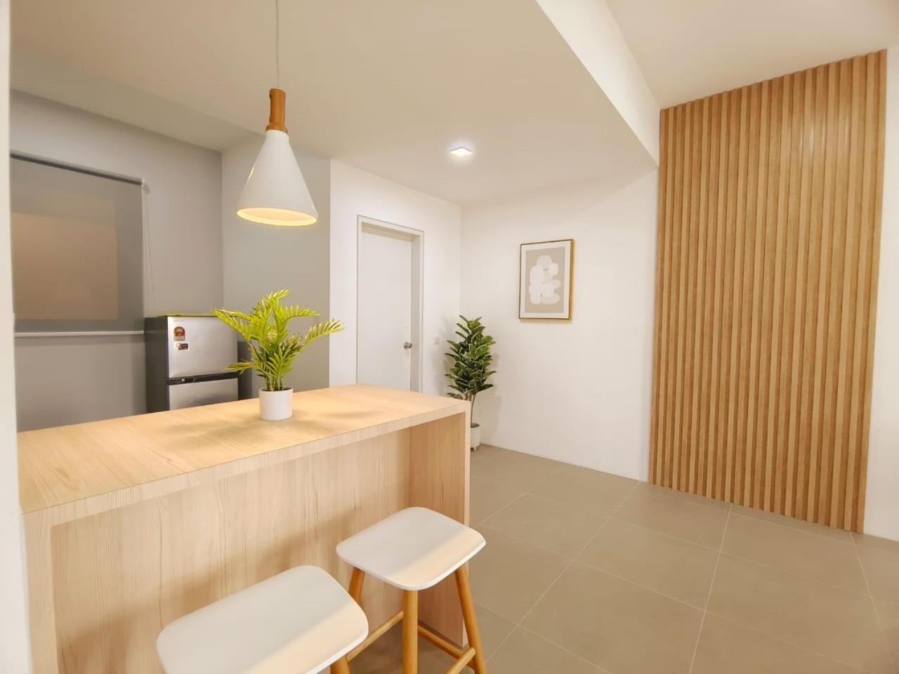 Kepong Premium 3R2B MRT Linked by Luvit Stay