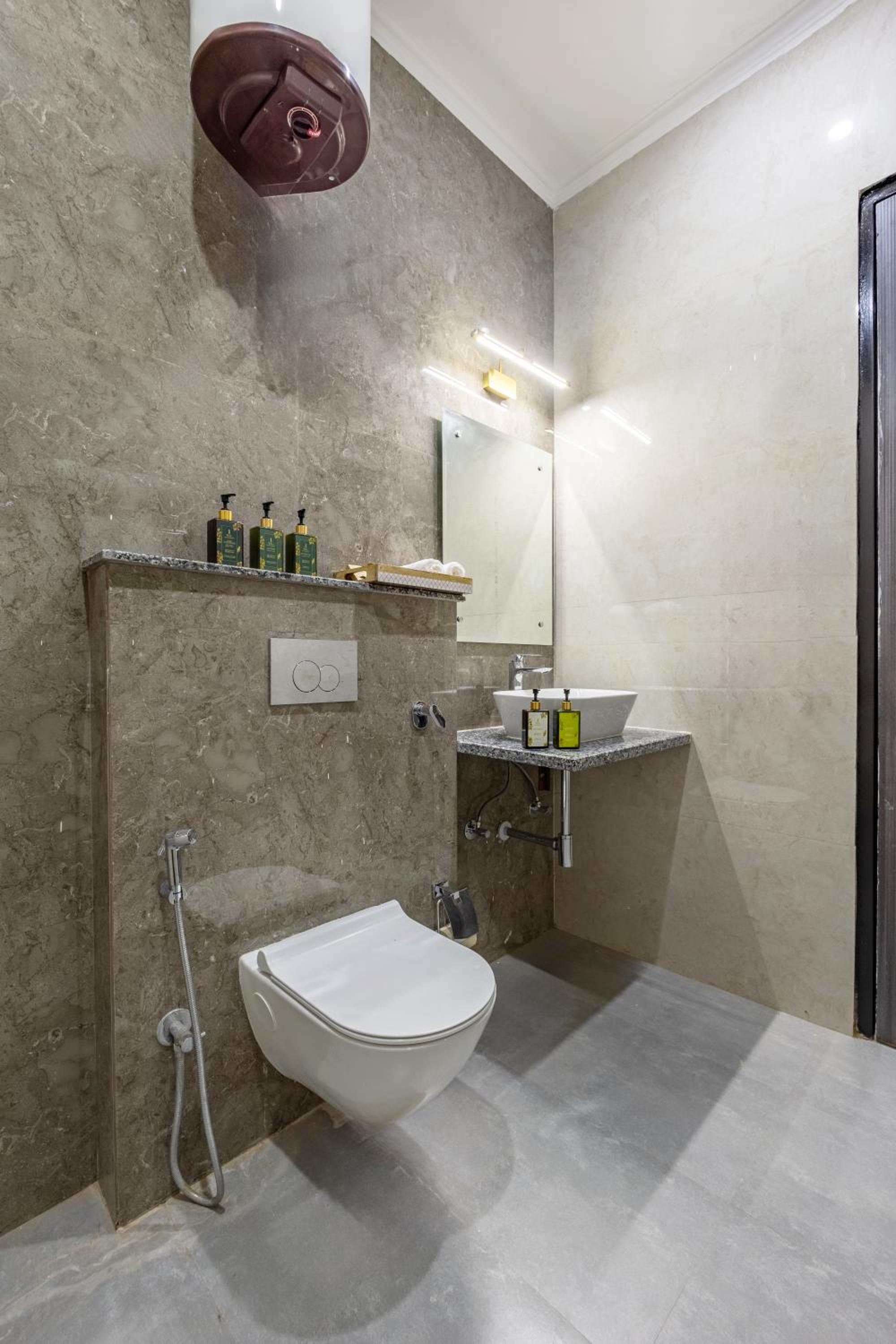 ELIVAAS 5 BHK With Pvt Pool & Garden - Zenora view 5