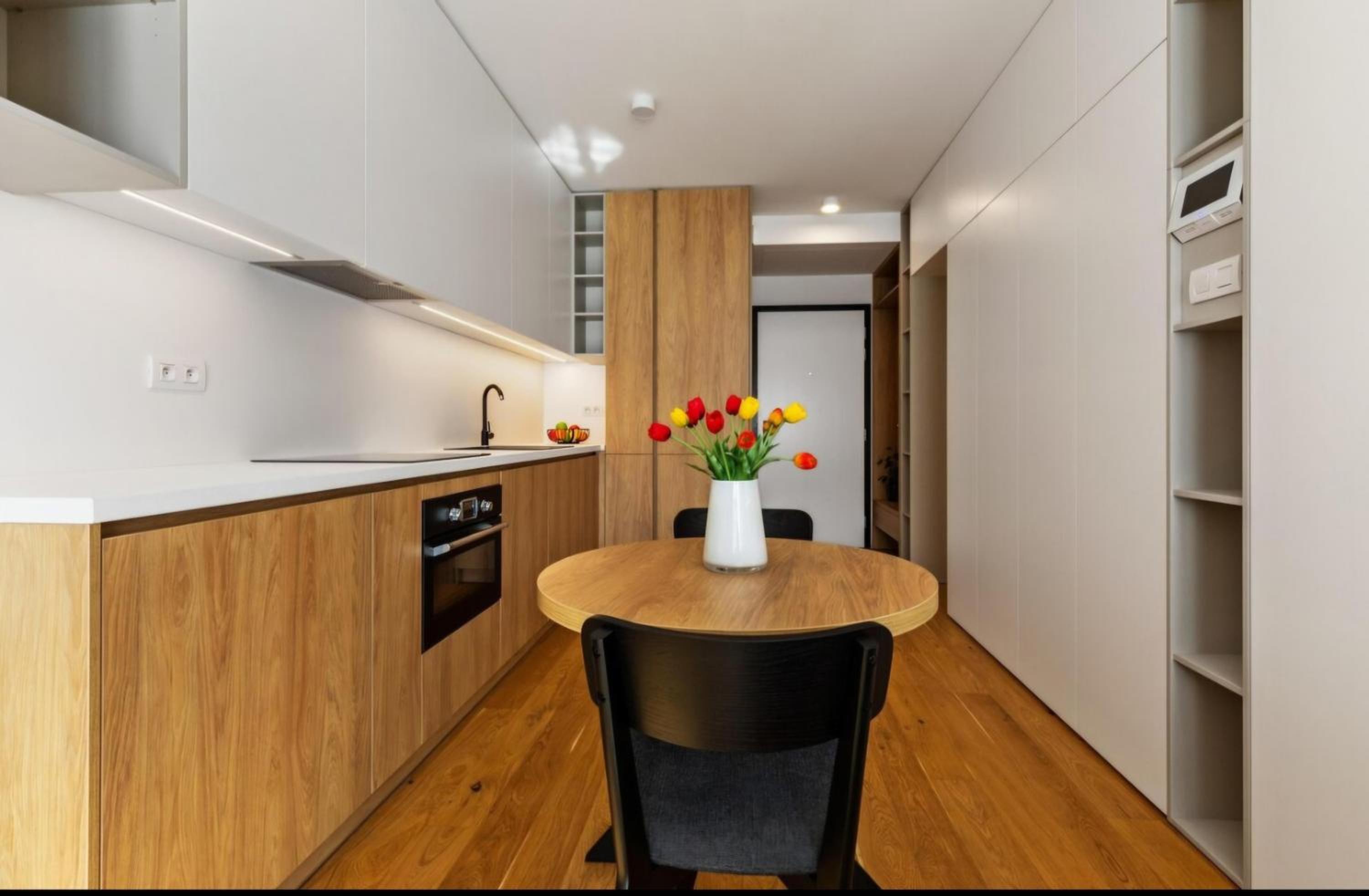Zwirn Stylish Apartement with parking view 4