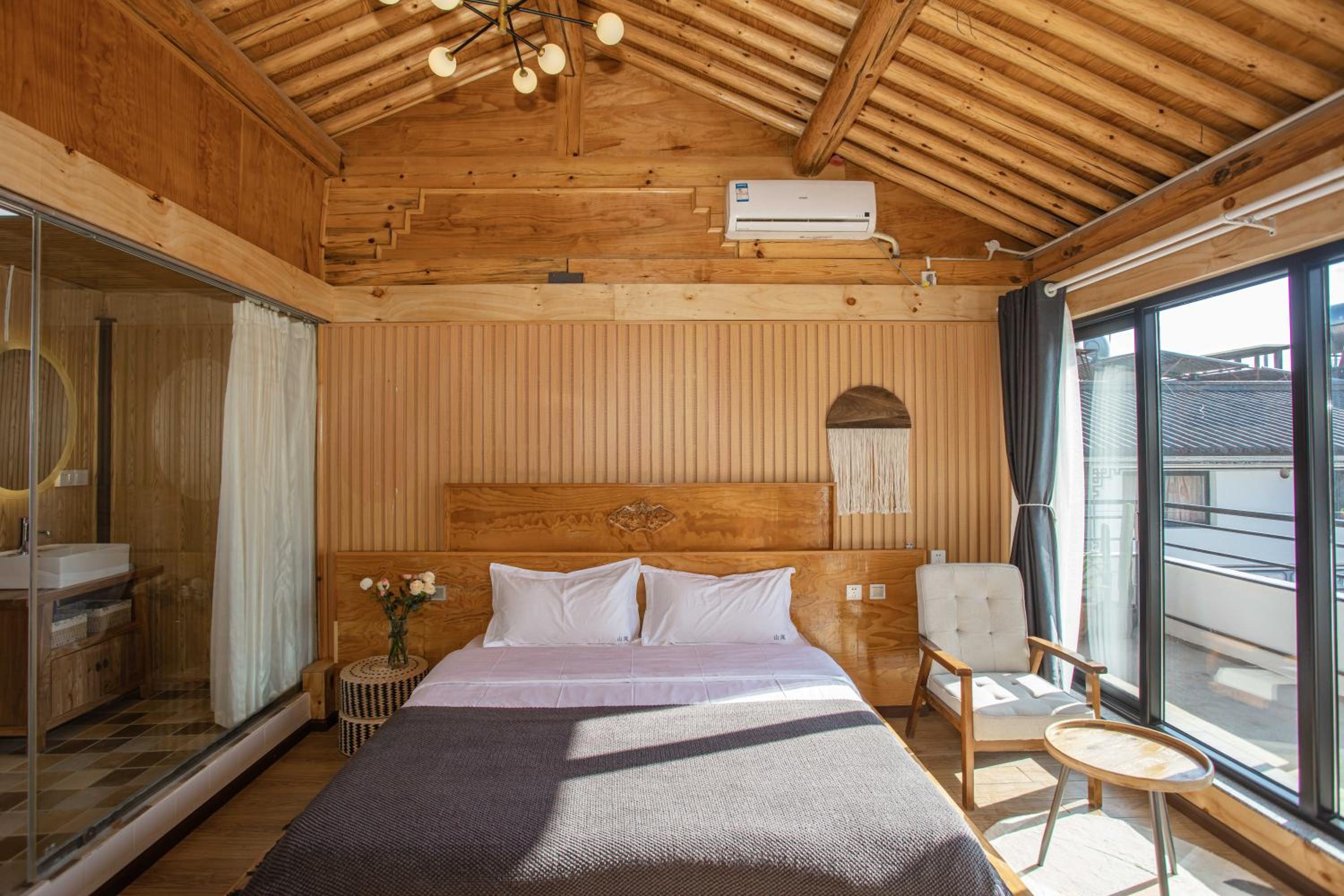 Dali Jishi Hotel
