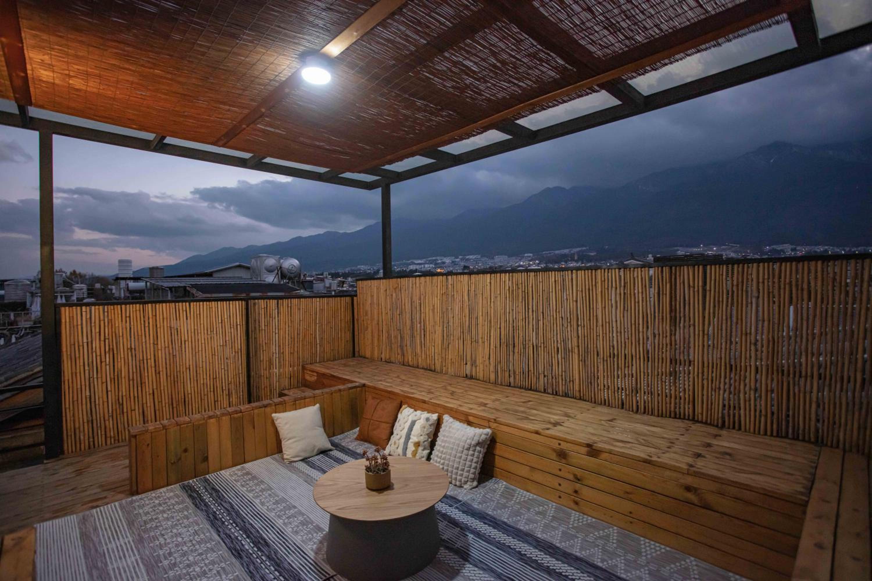 Dali Jishi Hotel