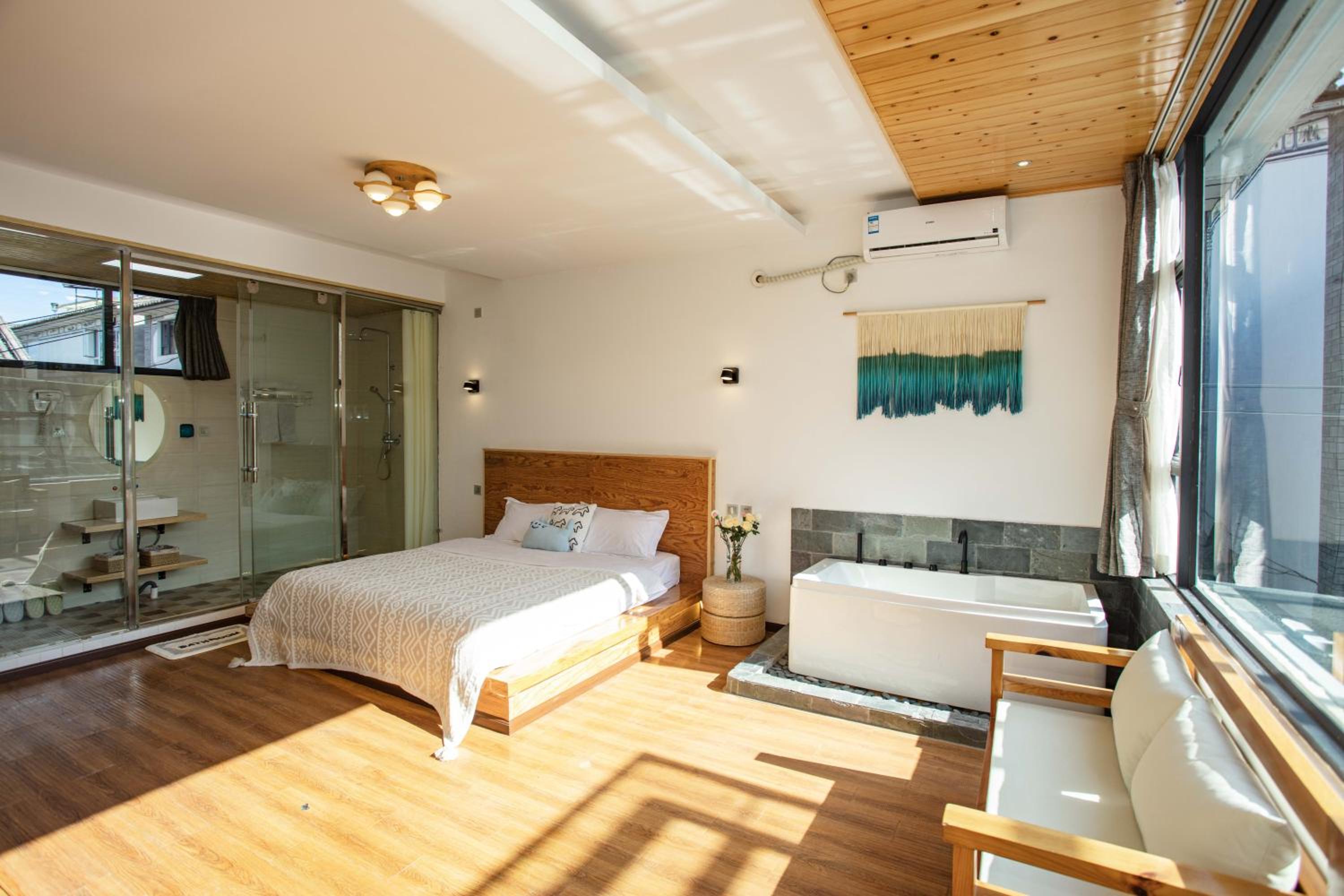 Dali Jishi Hotel