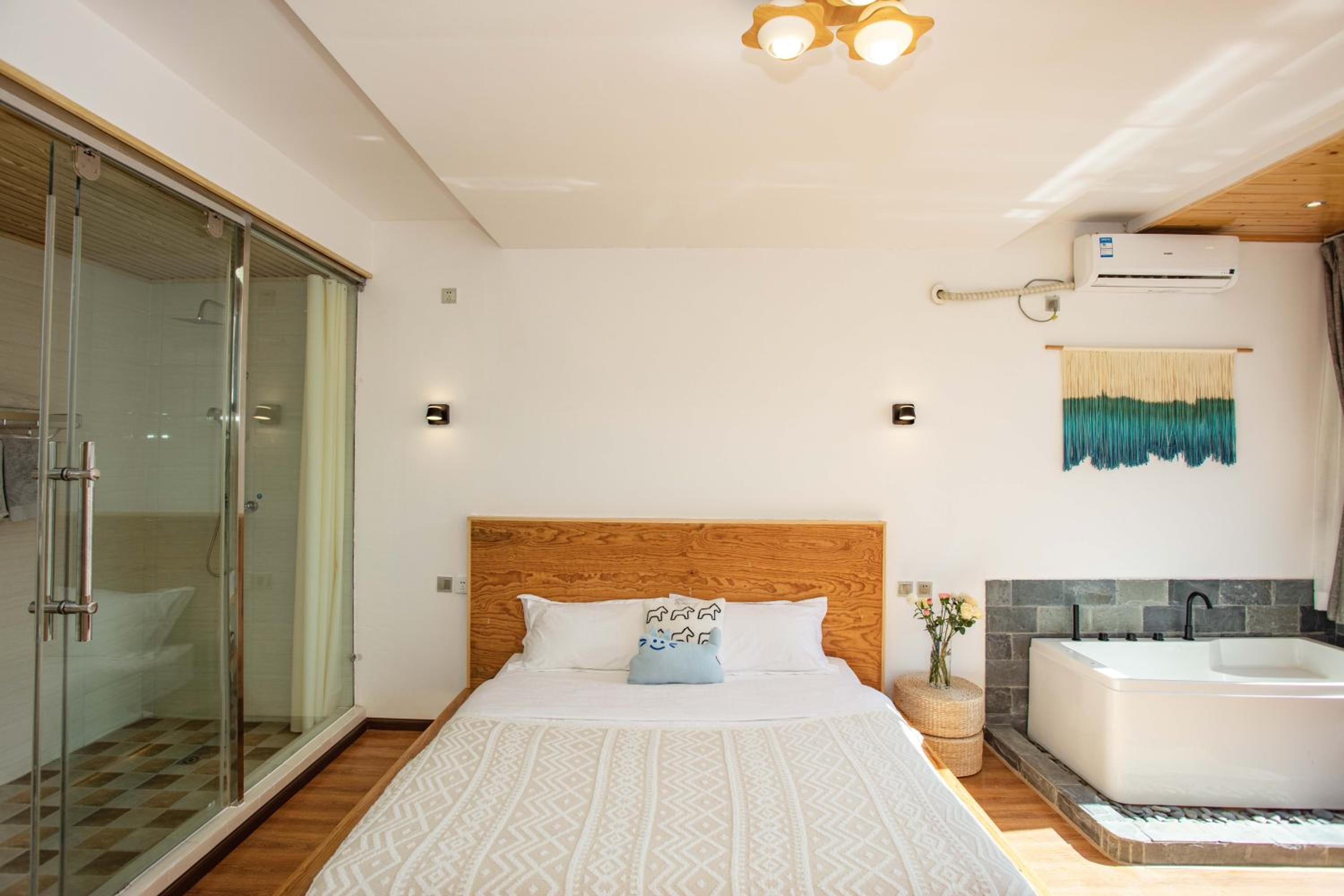 Dali Jishi Hotel