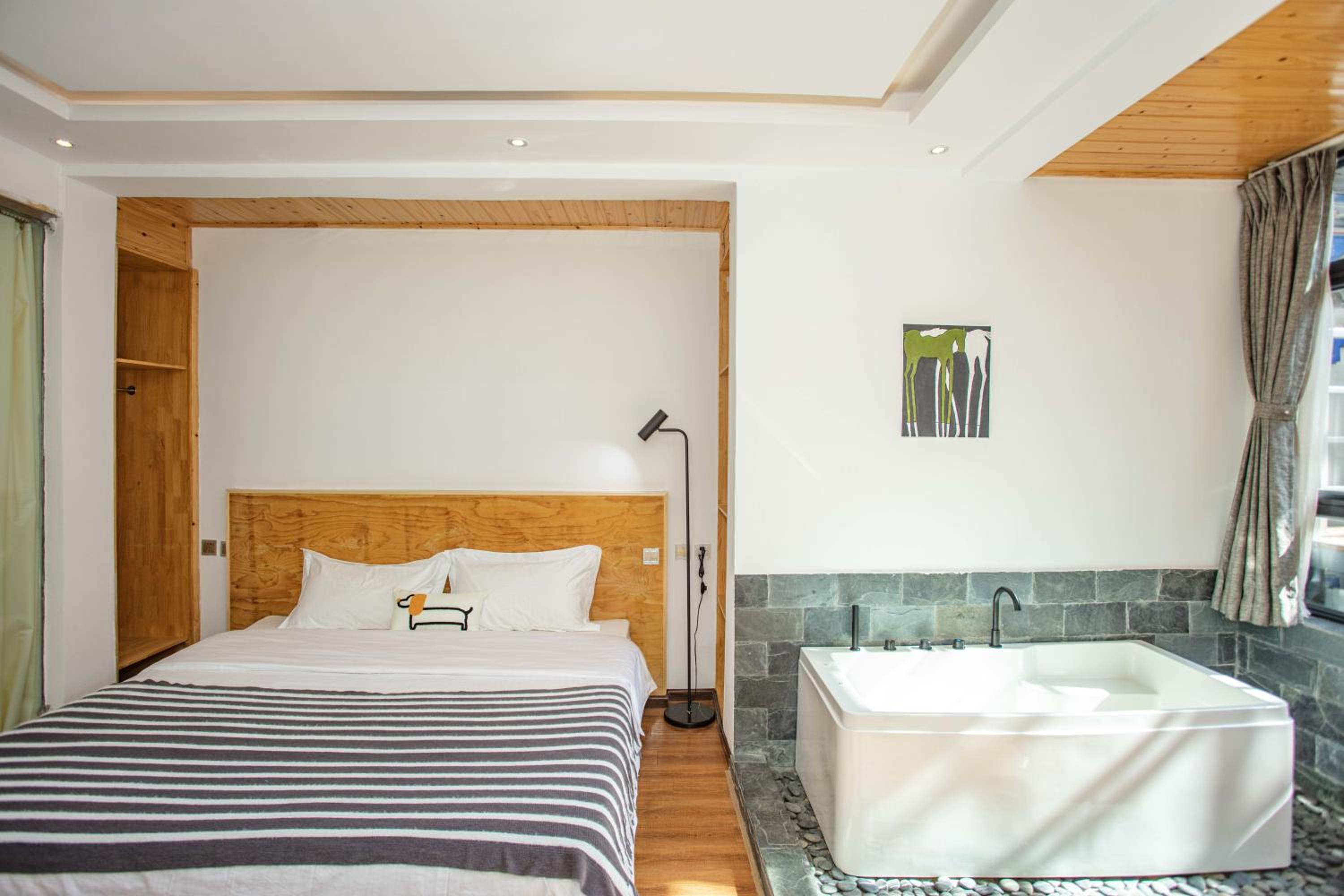 Dali Jishi Hotel