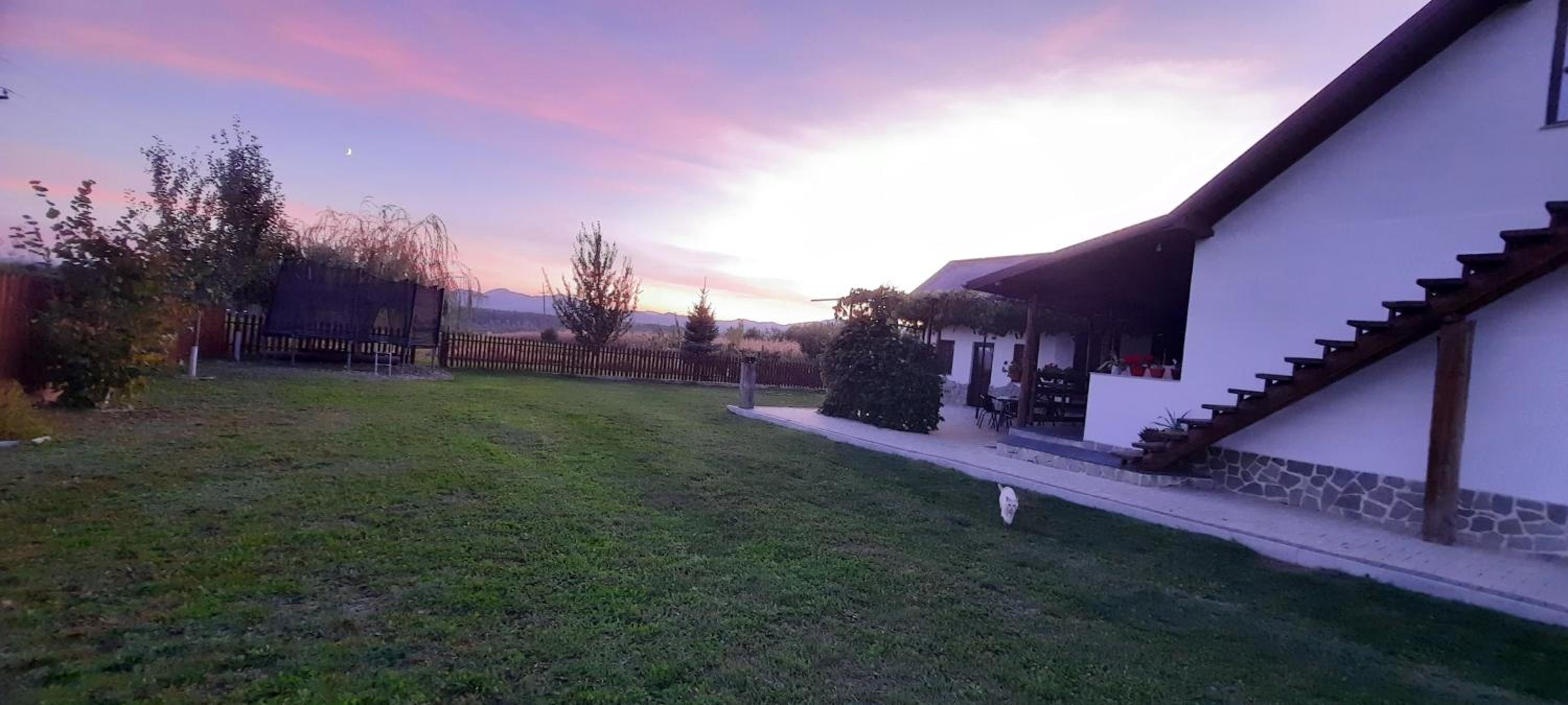 Căsuța din Deal view 2
