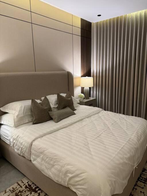 Serenity Stay 1BR Apartment Almasif