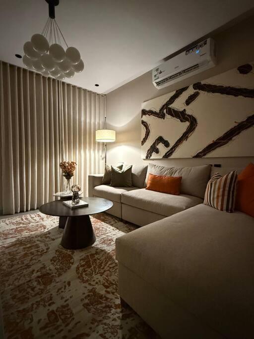 Serenity Stay 1BR Apartment Almasif