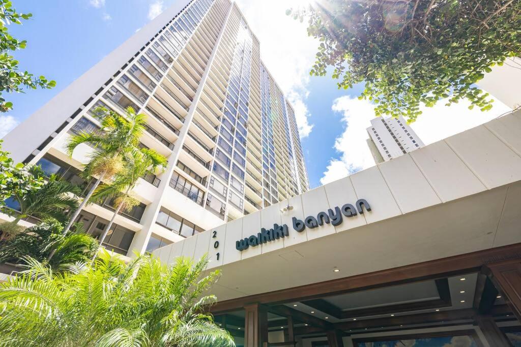 Waikiki Banyan #713 - Tower 1 view 4