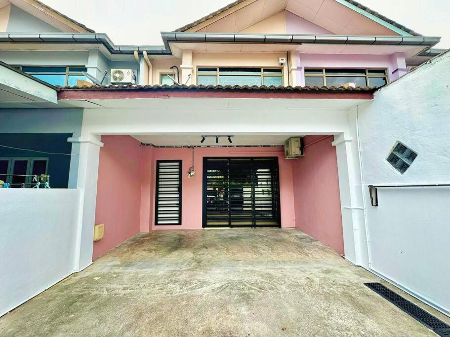 Loveable Home 4 Bedroom Mount Austin JB