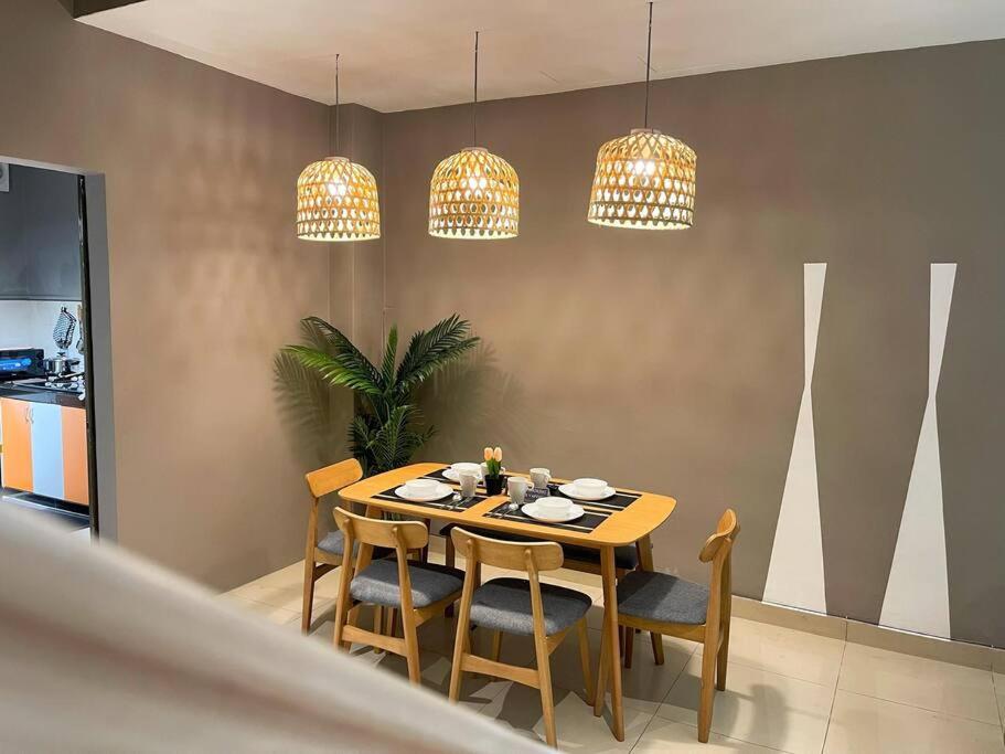 Loveable Home 4 Bedroom Mount Austin JB