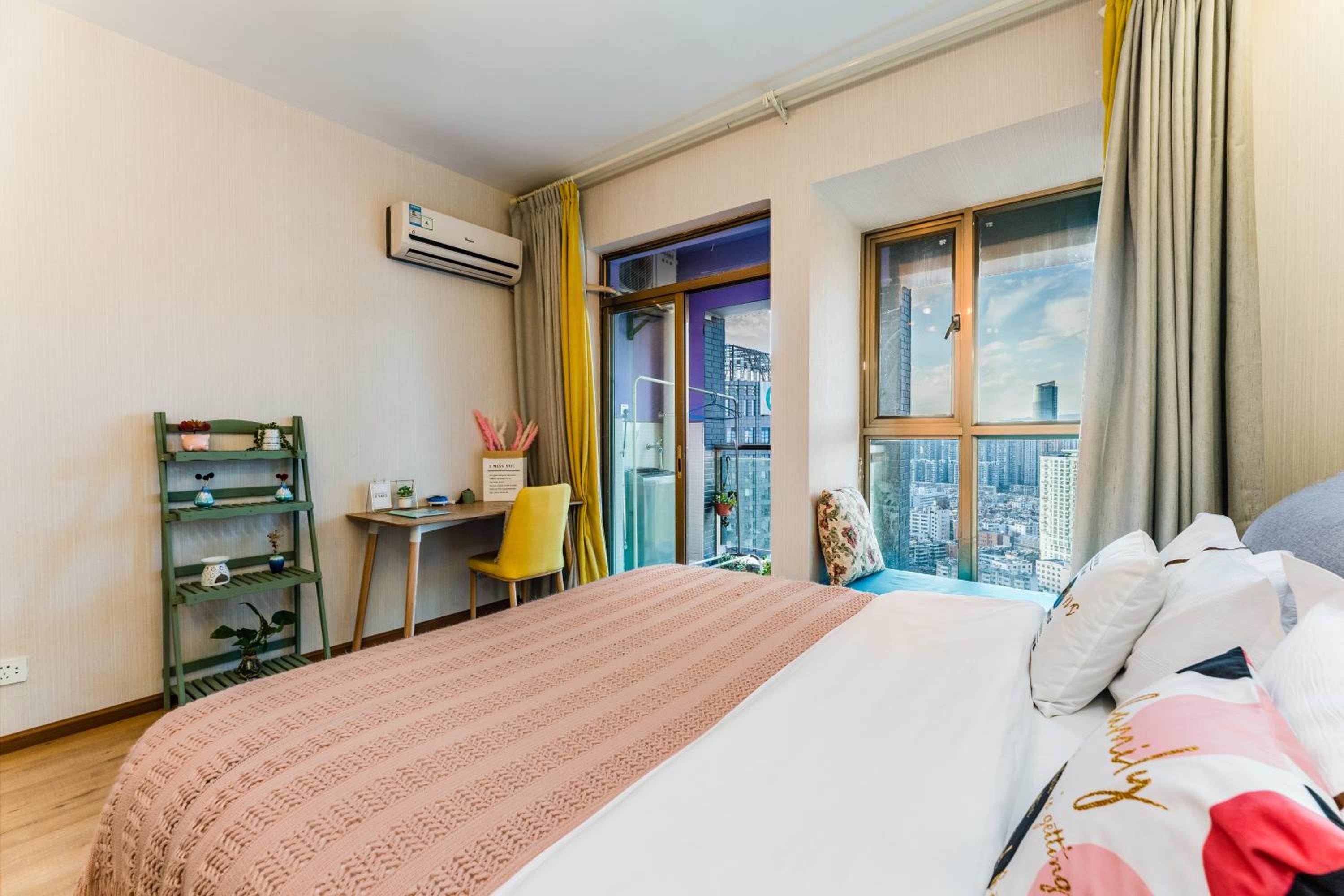 Kunming Qicaimen Shangpin Apartment