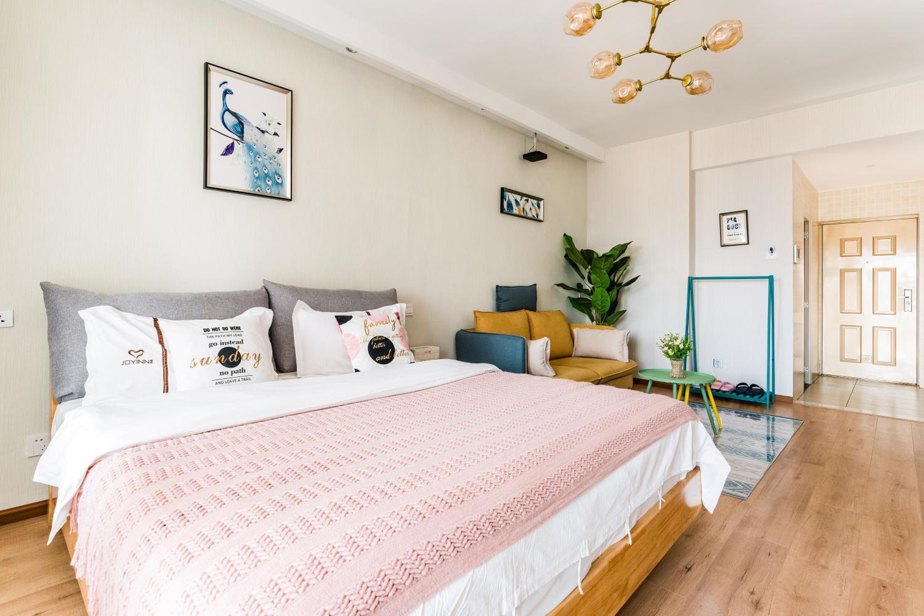 Kunming Qicaimen Shangpin Apartment
