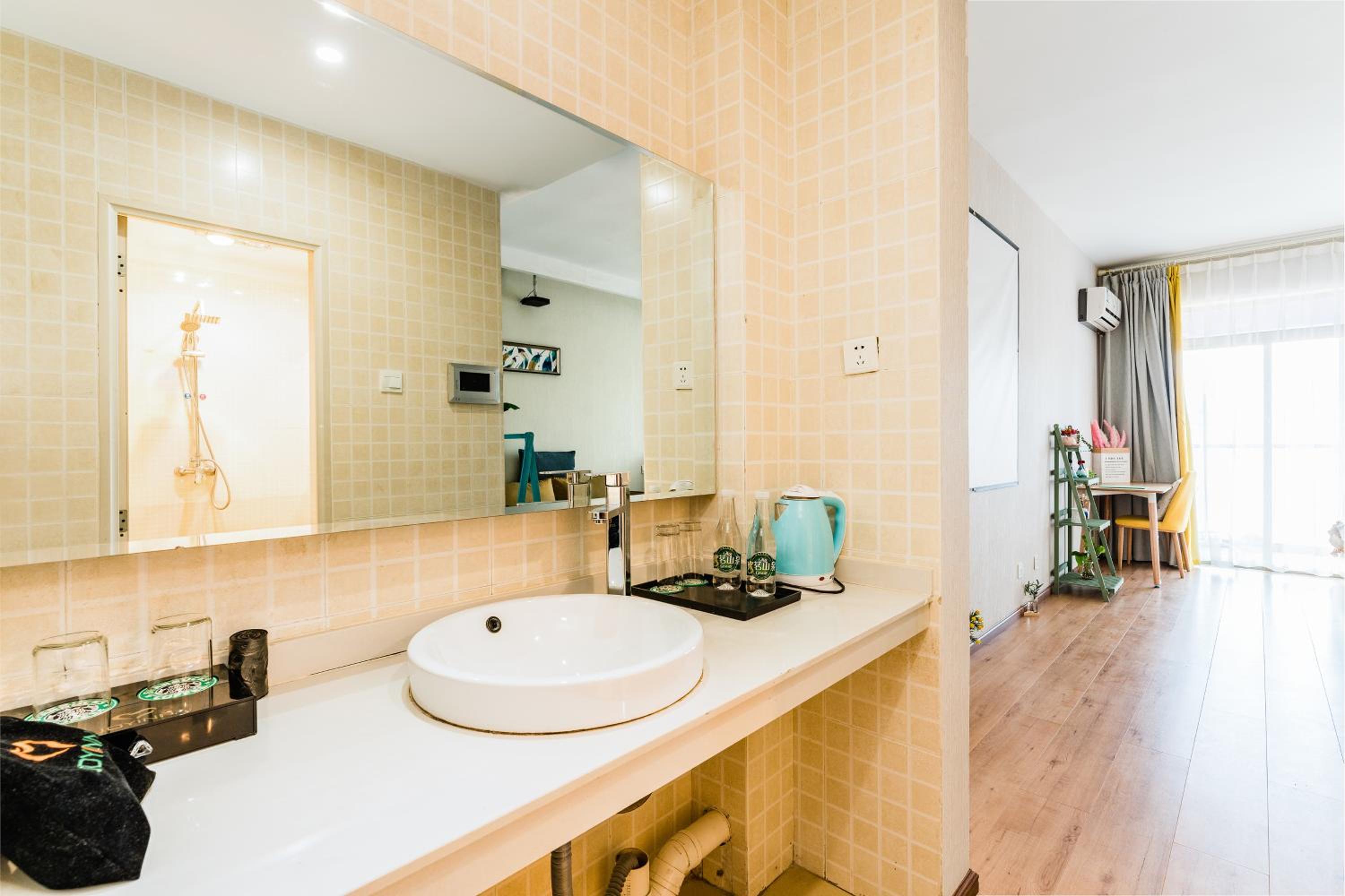Kunming Qicaimen Shangpin Apartment