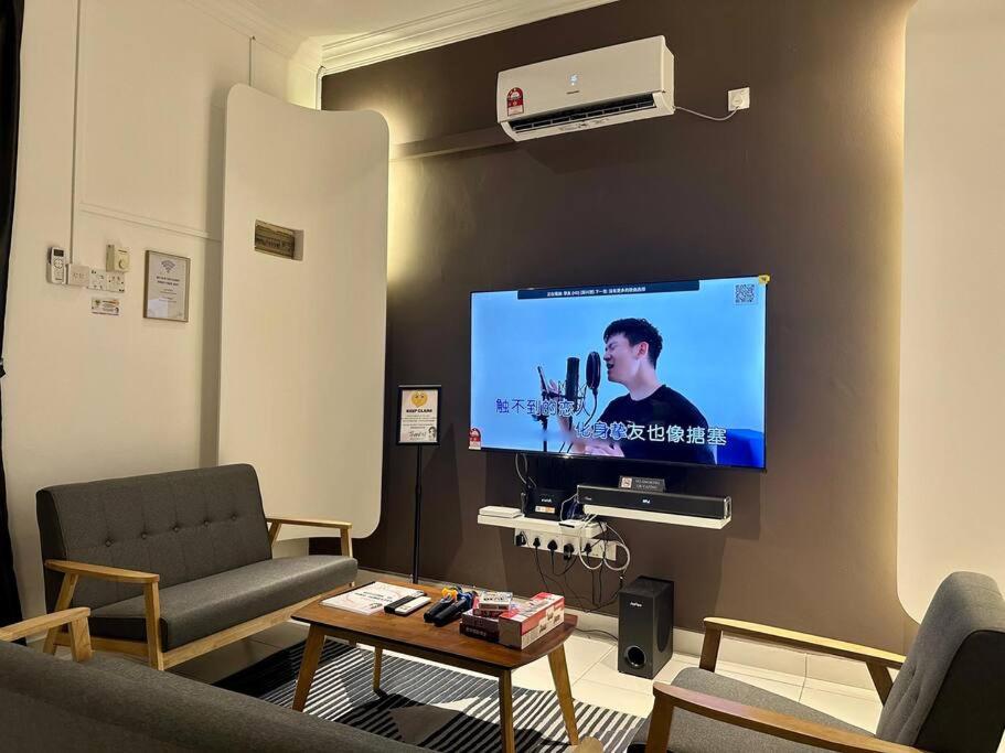 Lovely Modern Home 4 Bedroom Mount Austin JB