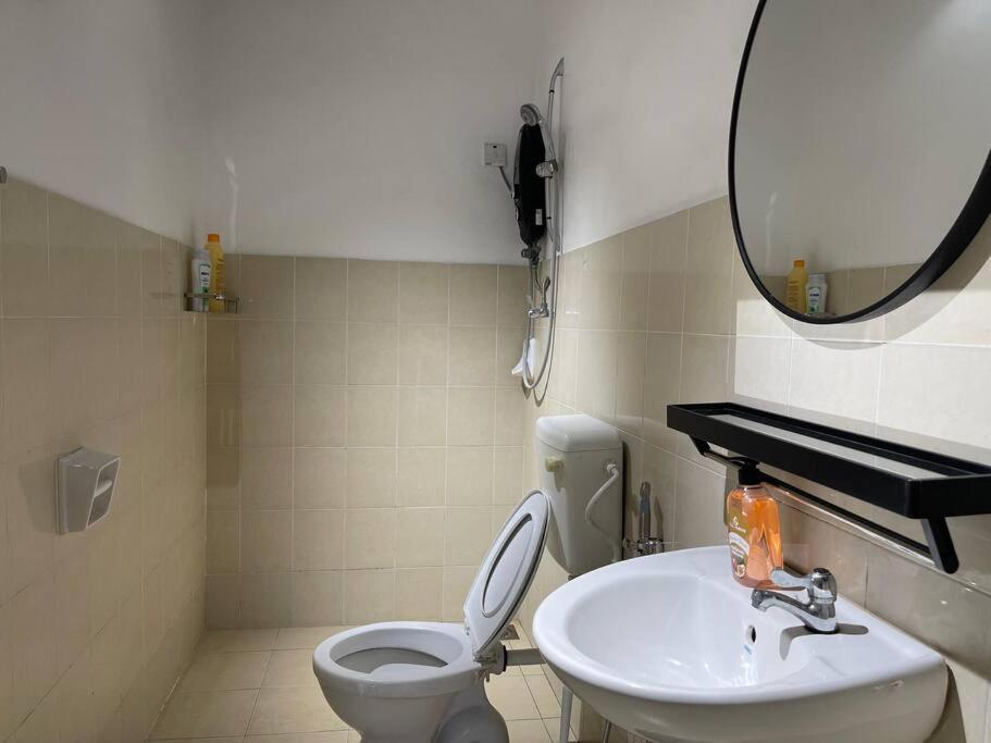 Lovely Modern Home 4 Bedroom Mount Austin JB