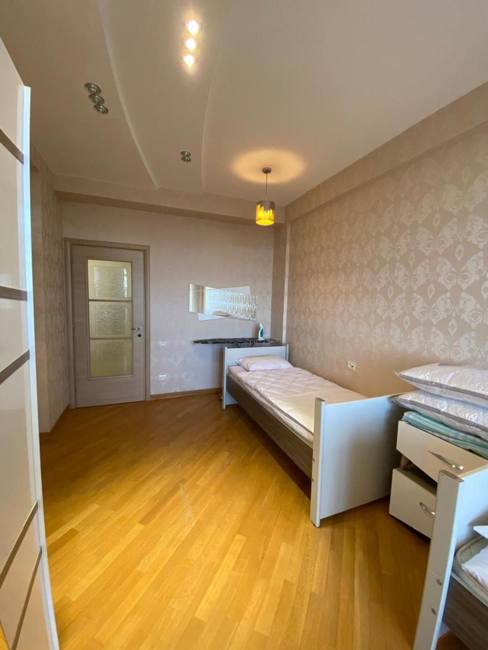 Modern Apartment, Free Parking, Home Office
