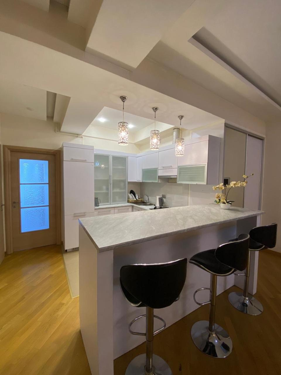 Modern Apartment, Free Parking, Home Office