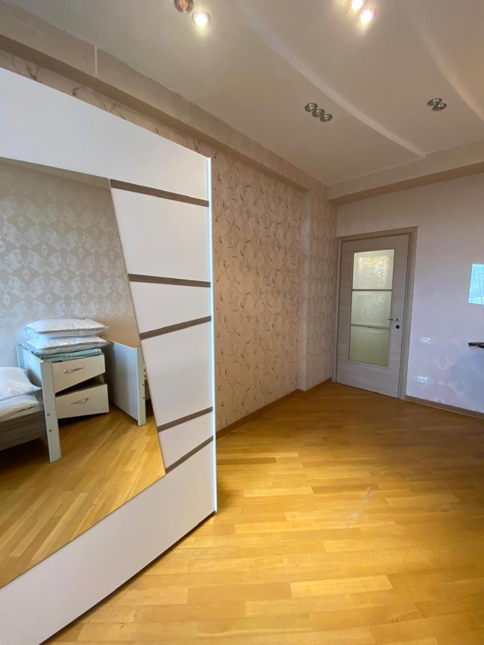 Modern Apartment, Free Parking, Home Office