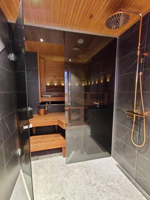 Cosy city apartment - two bedrooms, sauna and free parking, Wi-Fi