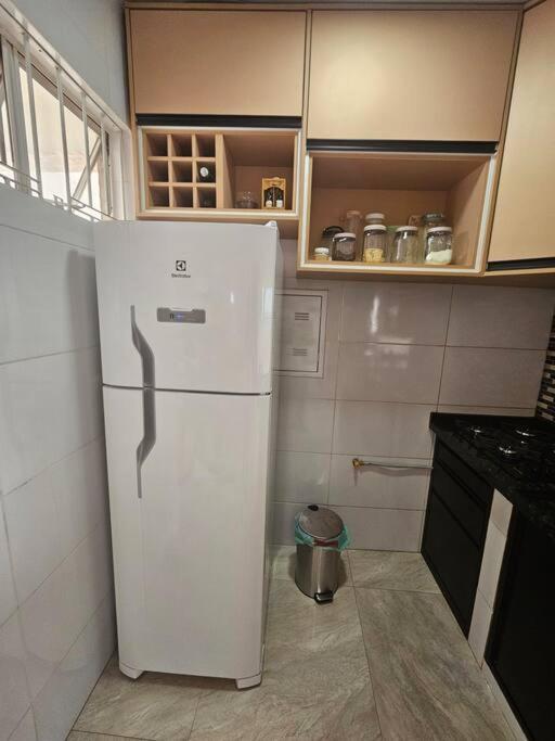 Apto Confortável com 2 quartos em Batista Campos