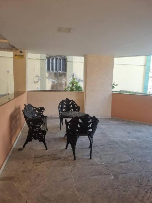 Apto Confortável com 2 quartos em Batista Campos