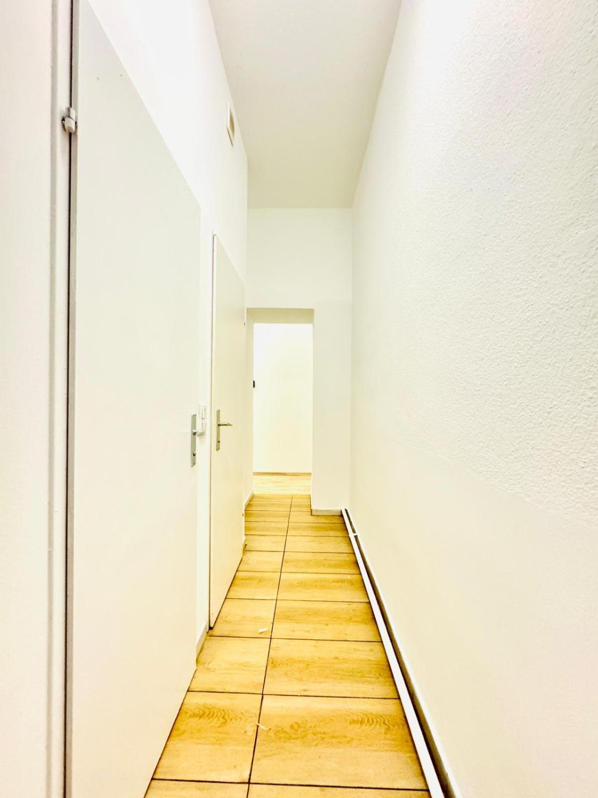 Private Rooms in 4BR Apartment Near FAC Platz, 10-Min Walk