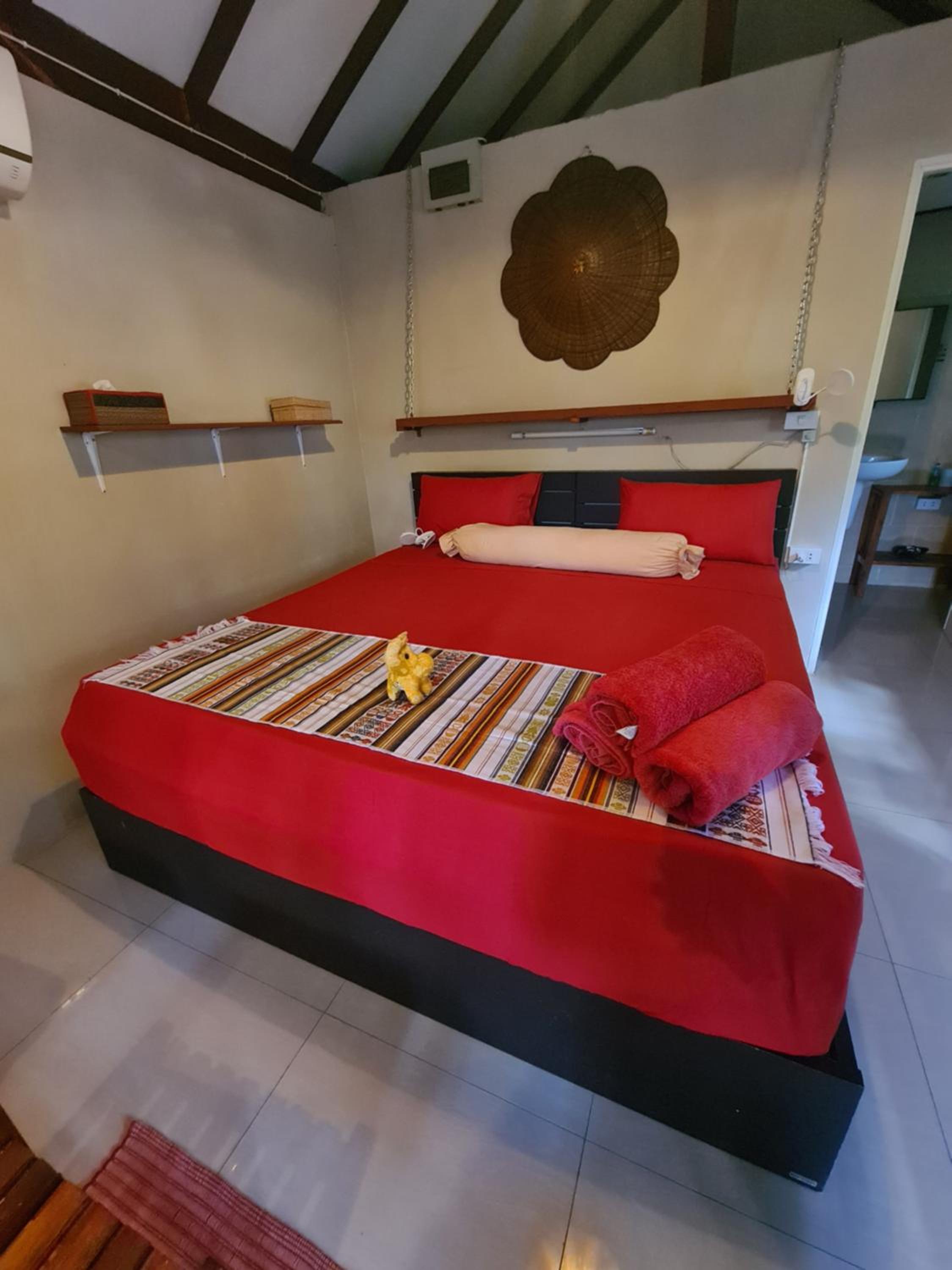Red Moon Hideaway