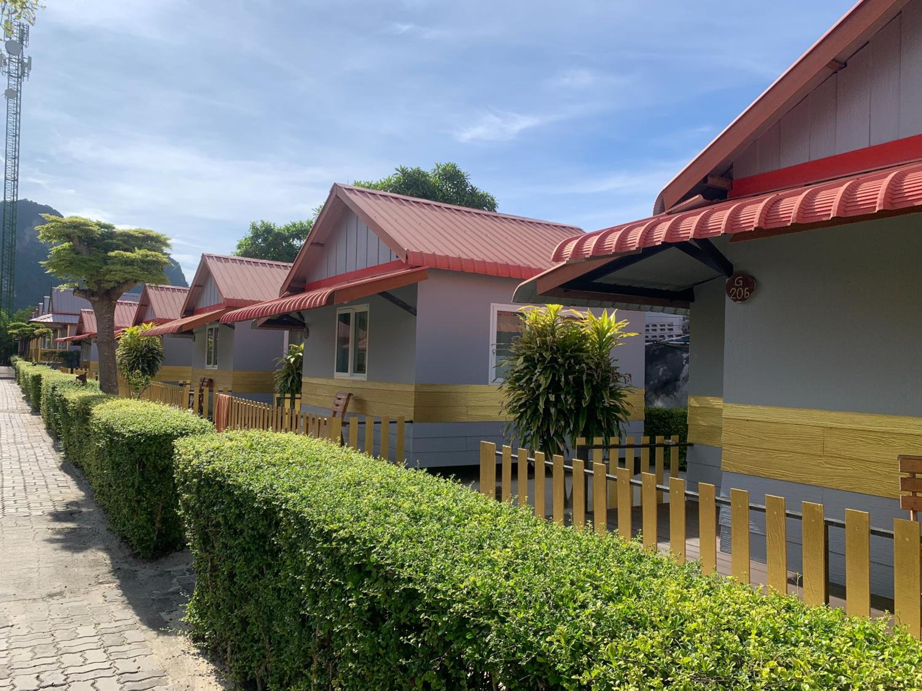 Phi Phi Ba Kao Bay Resort