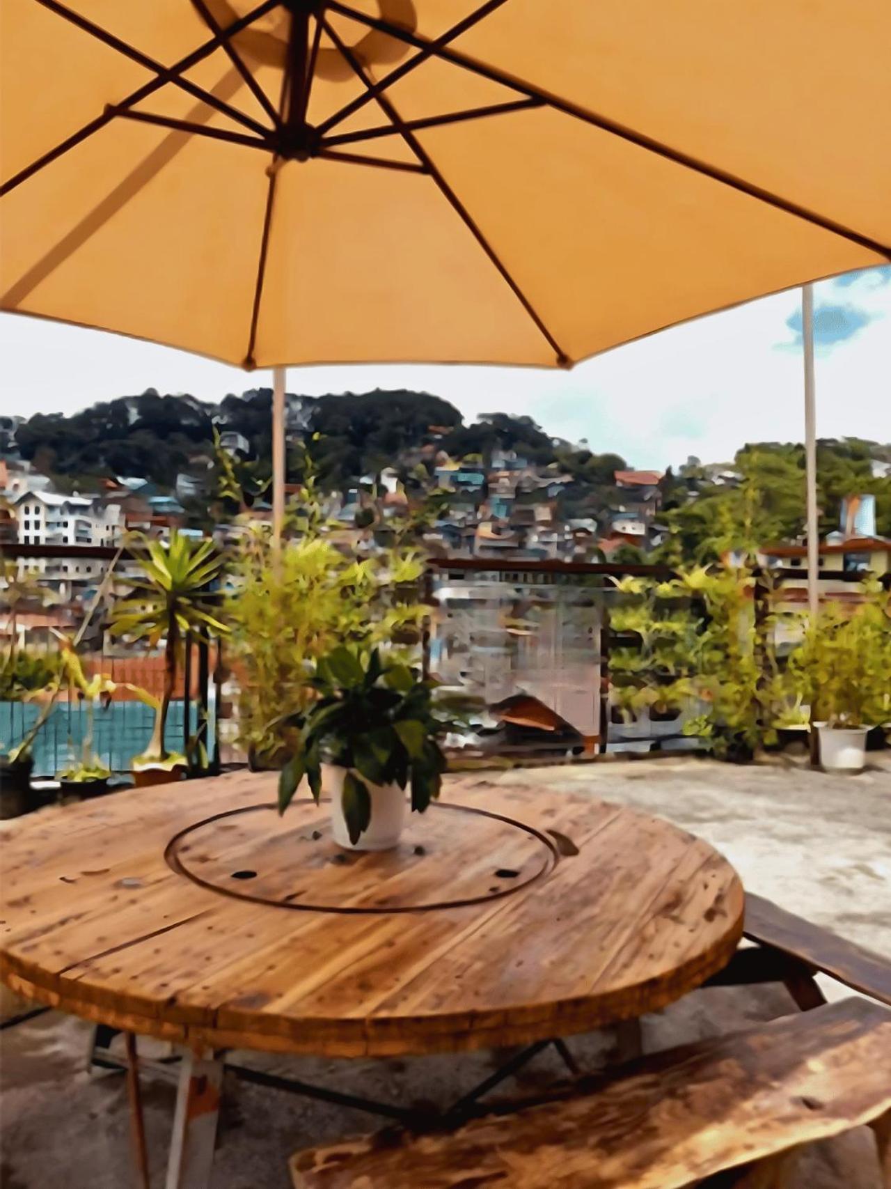 15-20Pax 9 Beds BisGroot Baguio Transient House