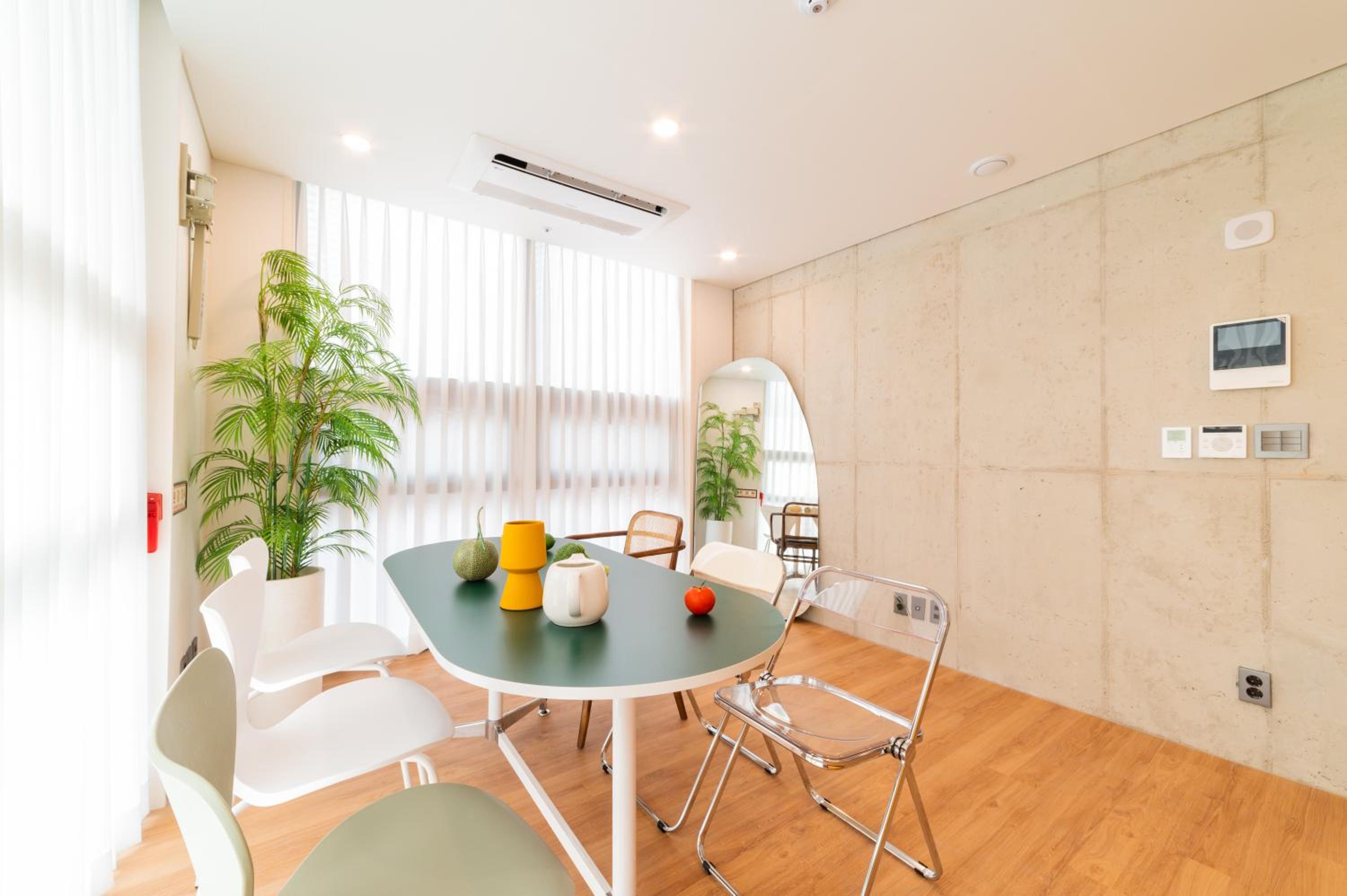 meeting & event spaces