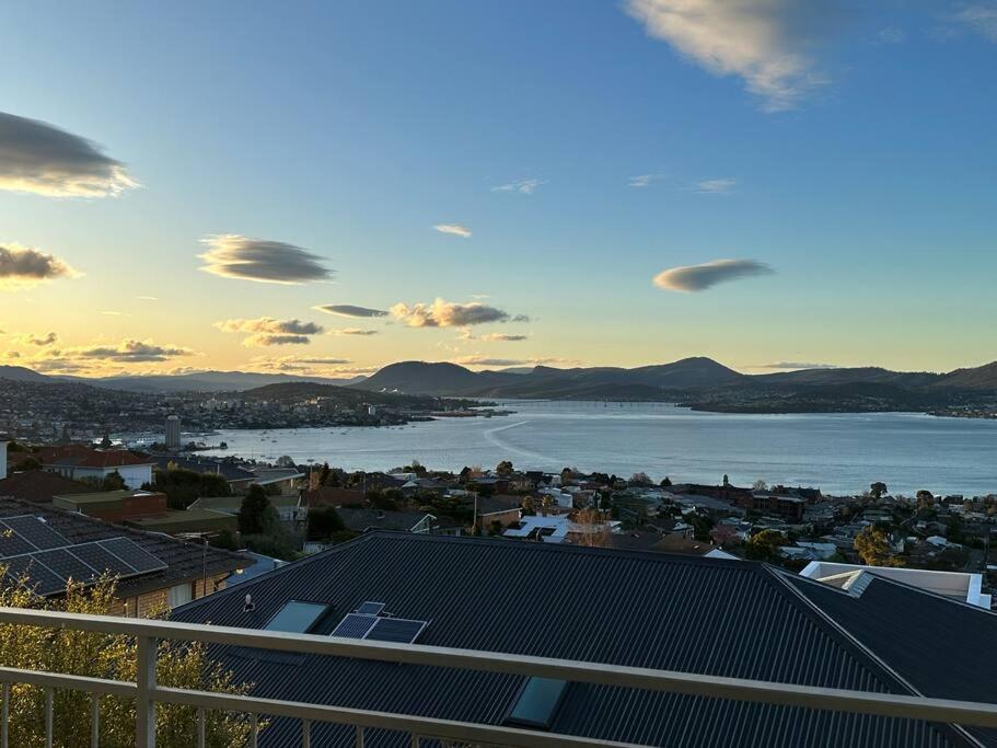 6-BR house in prime location with fantastic views