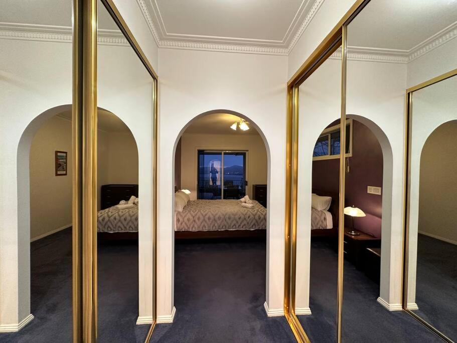 6-BR house in prime location with fantastic views