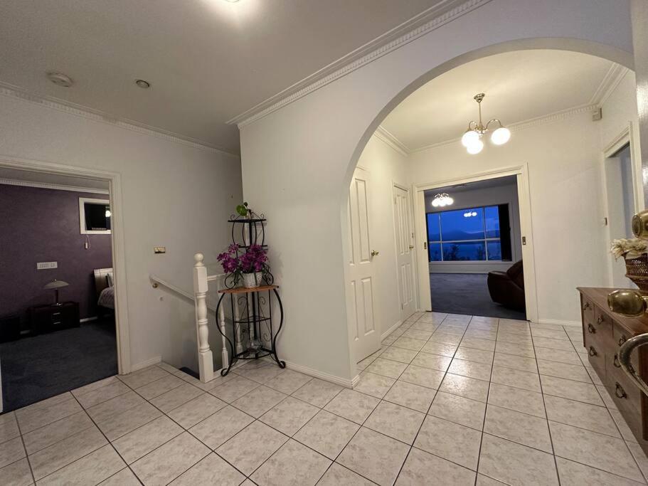 6-BR house in prime location with fantastic views
