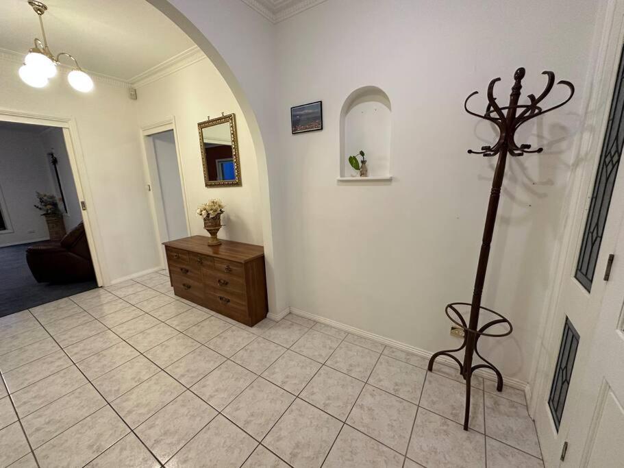 6-BR house in prime location with fantastic views