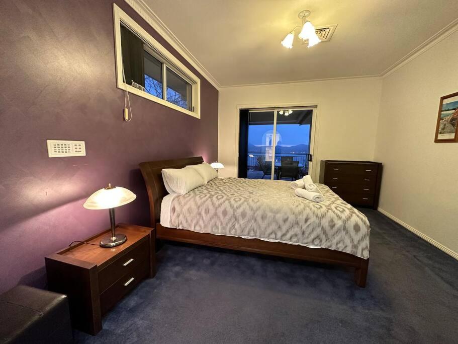 6-BR house in prime location with fantastic views