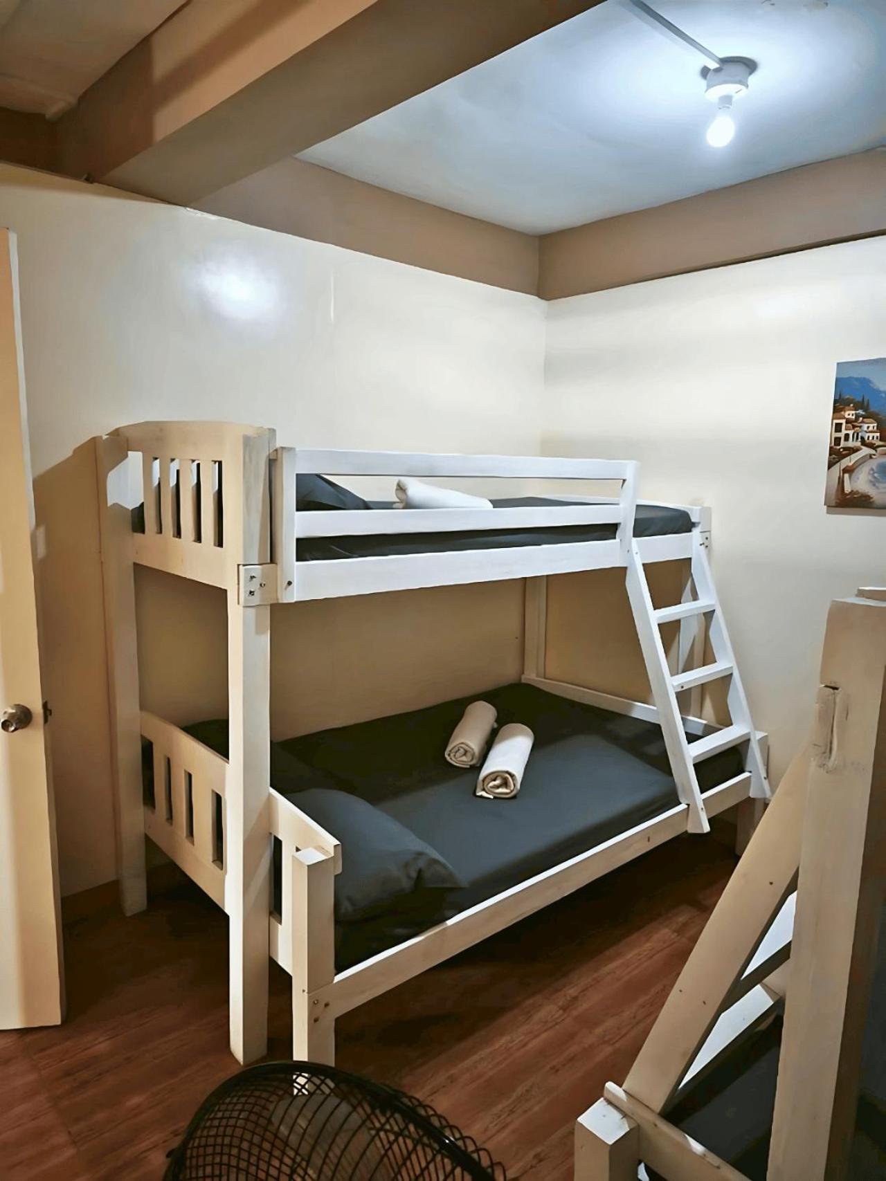 15-20Pax 9 Beds BisGroot Baguio Transient House