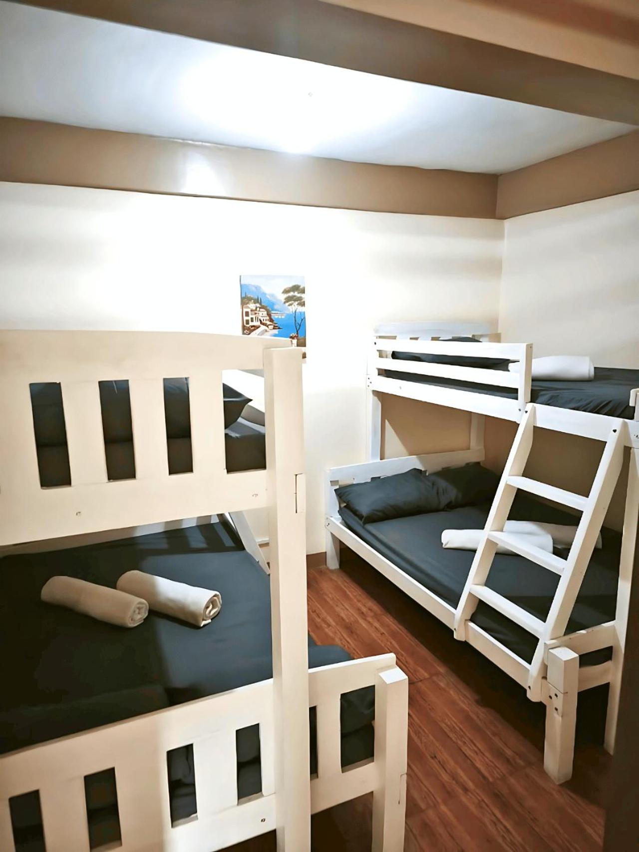 15-20Pax 9 Beds BisGroot Baguio Transient House