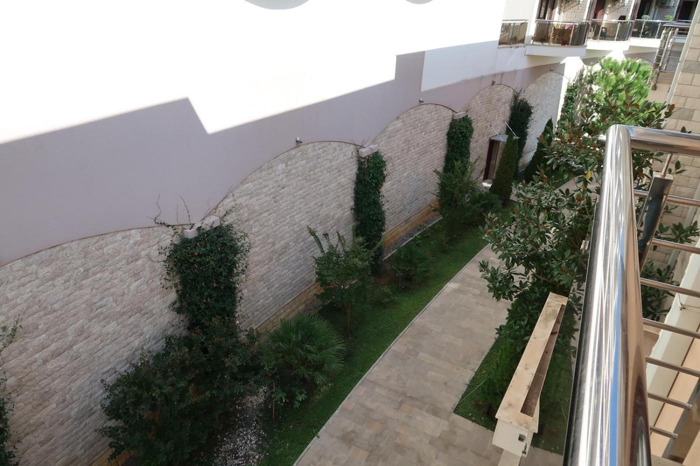 Apartmani LUX Becici