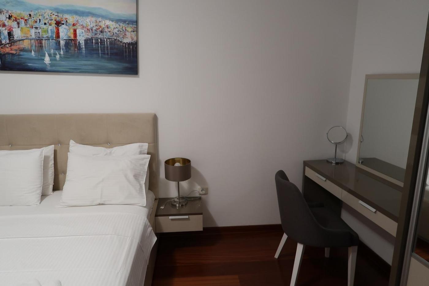 Apartmani LUX Becici