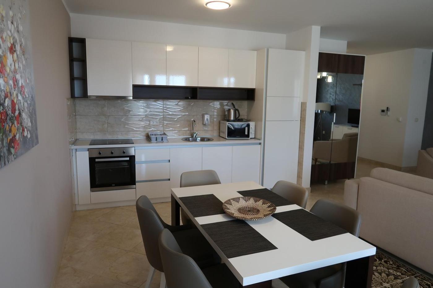 Apartmani LUX Becici