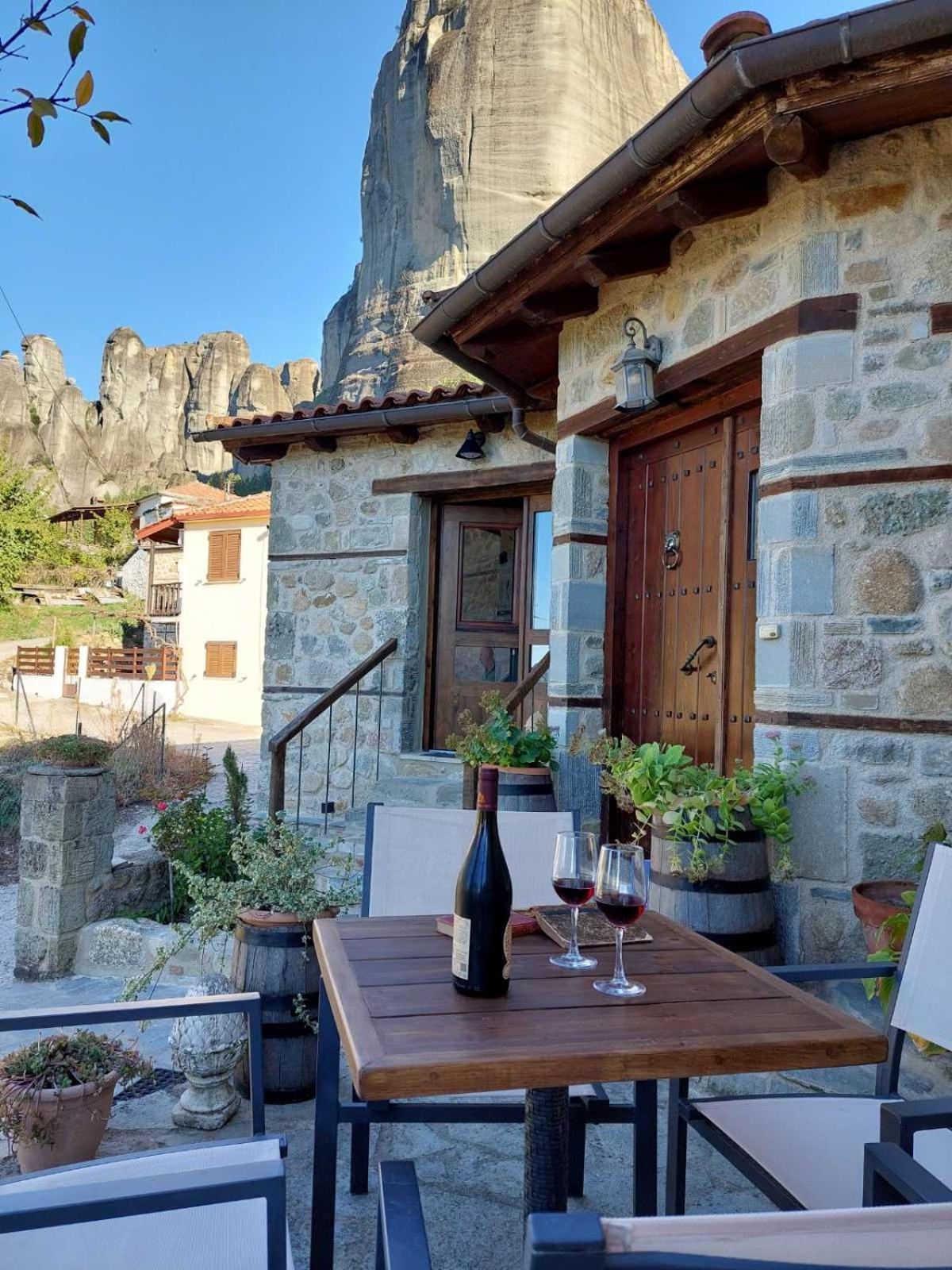 La cueva - Meteora view 3