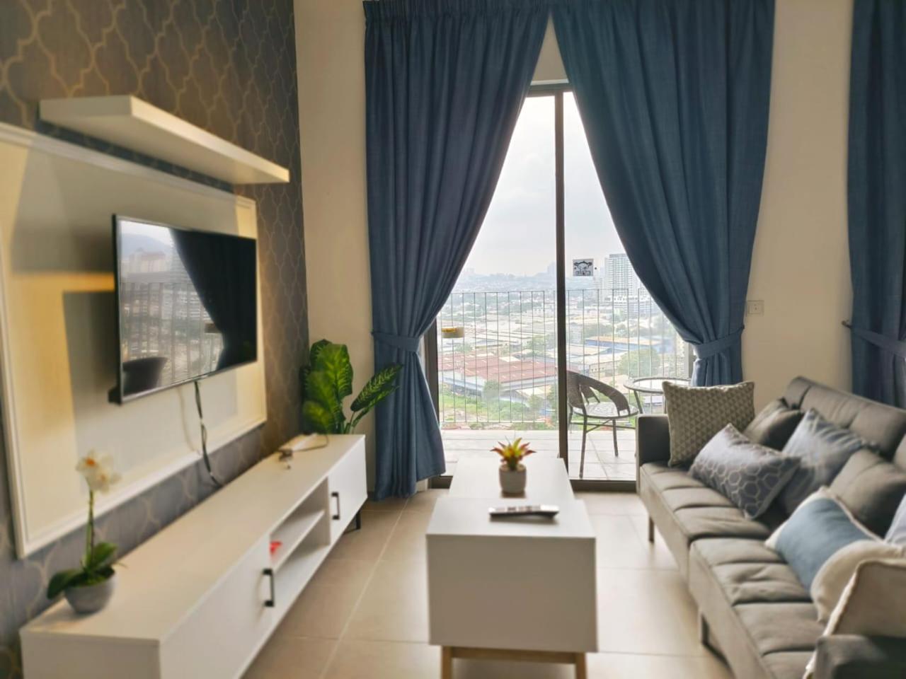 Kepong Premium 3R2B MRT Linked by Luvit Stay