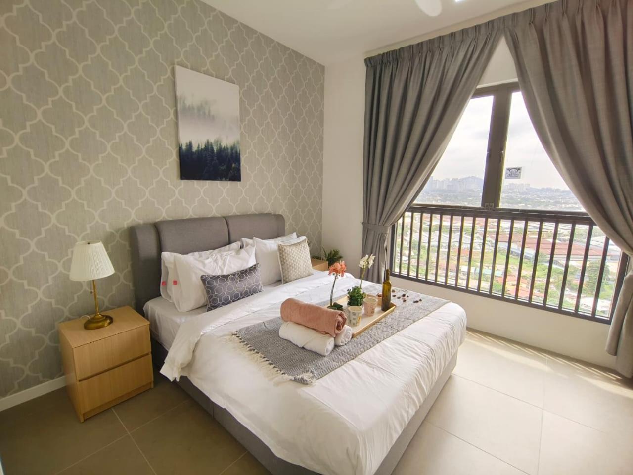 Kepong Premium 3R2B MRT Linked by Luvit Stay
