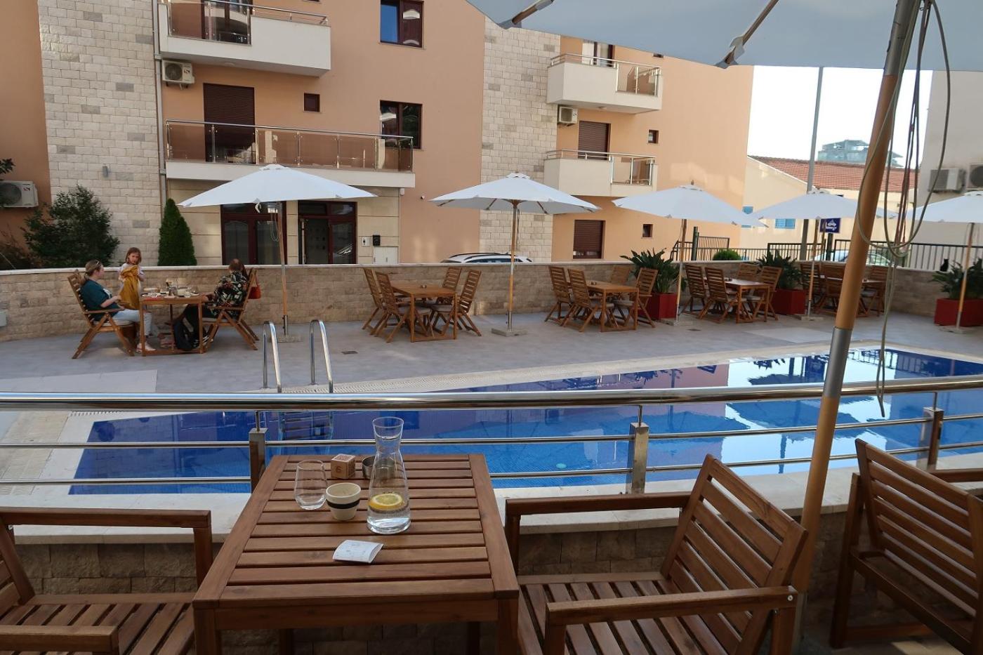 Apartmani LUX Becici