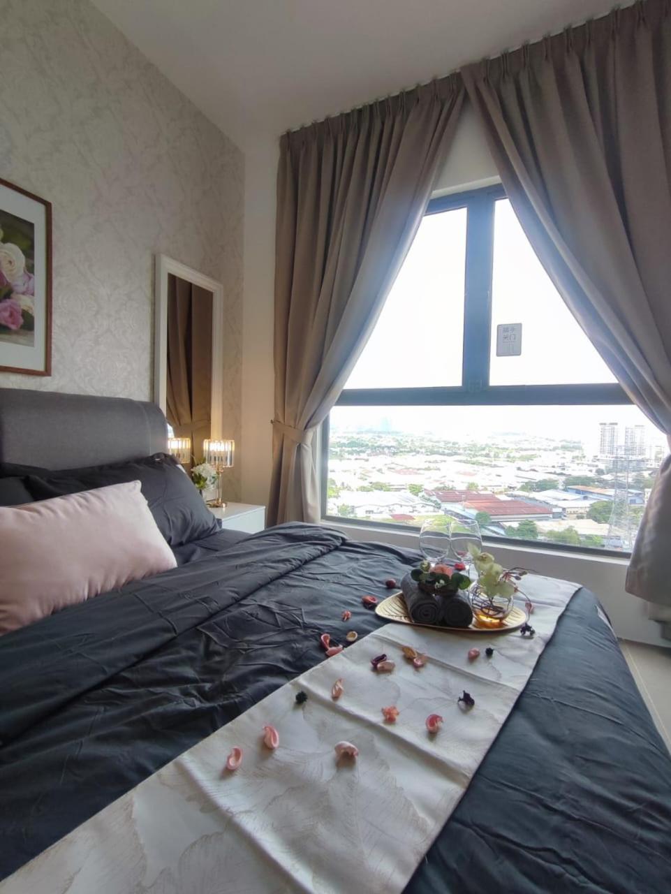 Kepong Premium 3R2B MRT Linked by Luvit Stay