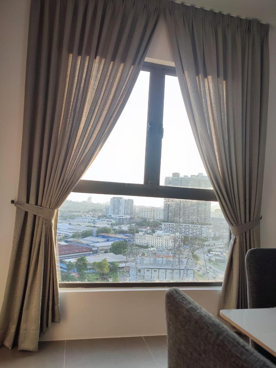 Kepong Premium 3R2B MRT Linked by Luvit Stay