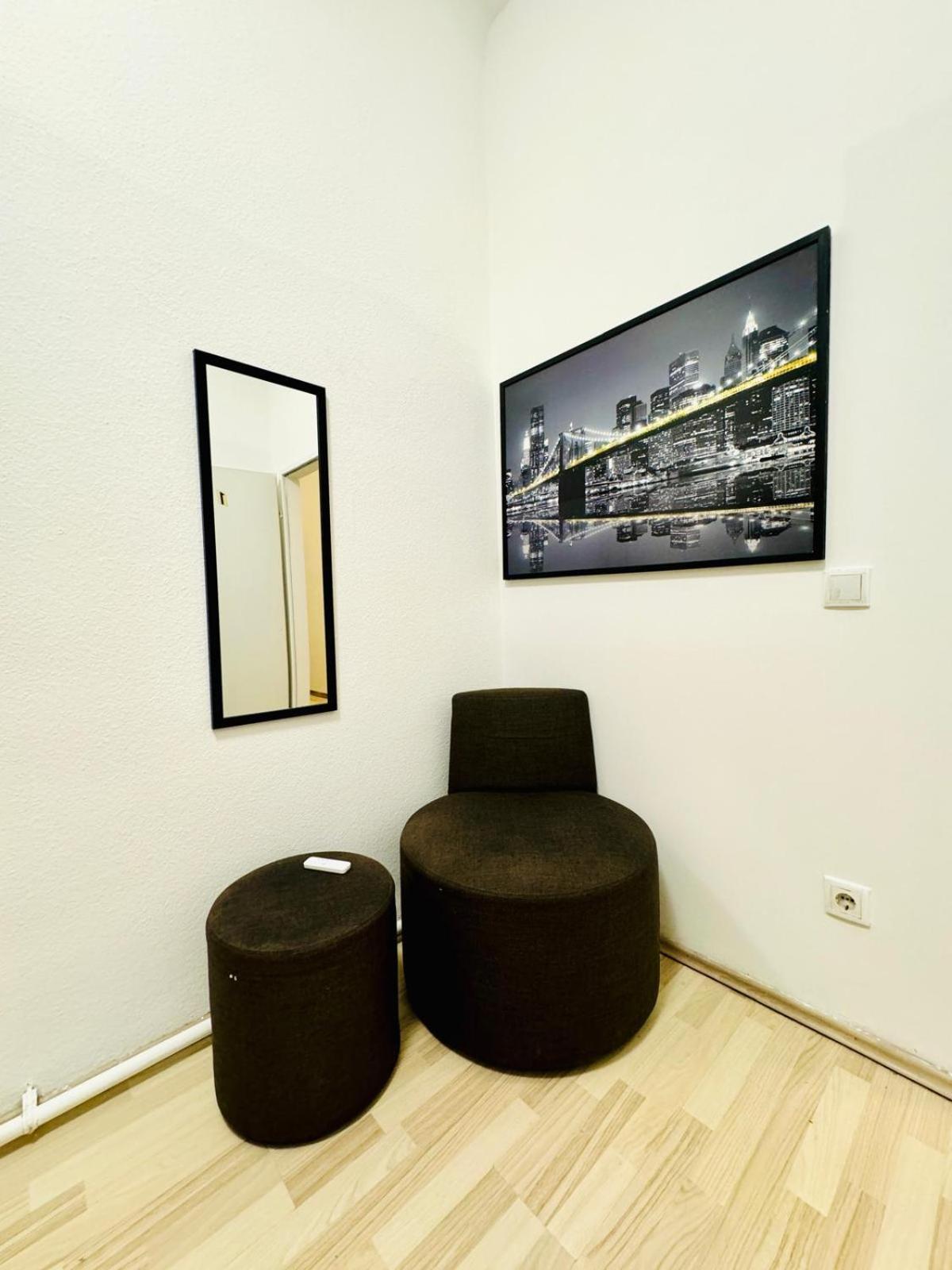 Private Rooms in 4BR Apartment Near FAC Platz, 10-Min Walk
